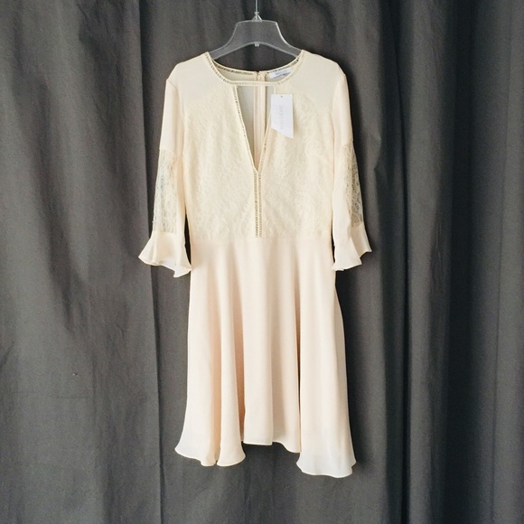 Cream Feminine Dress - Picture 3 of 7